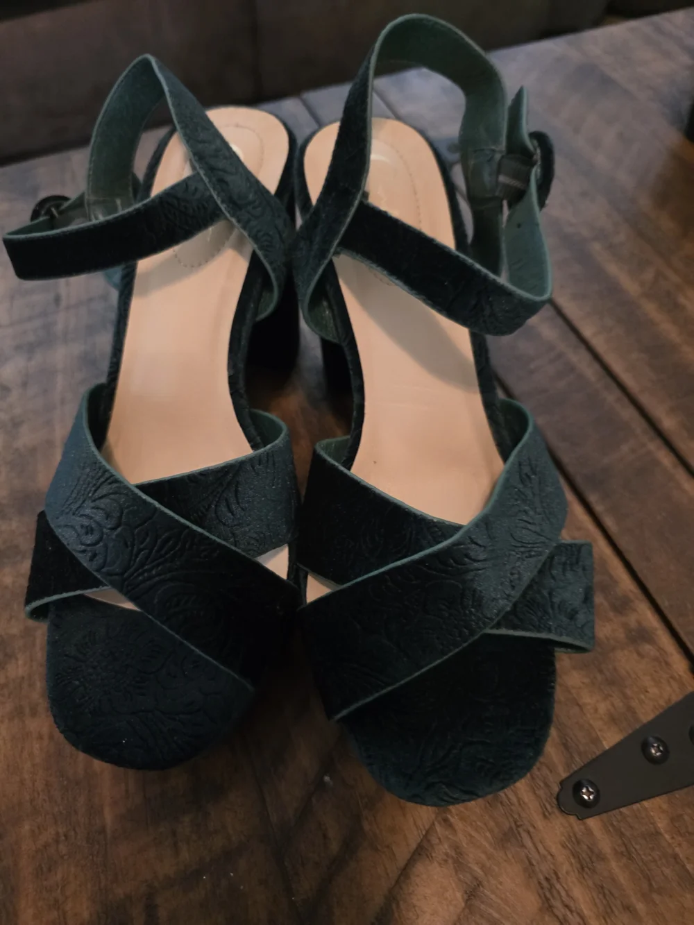 Women’s Velvet 4